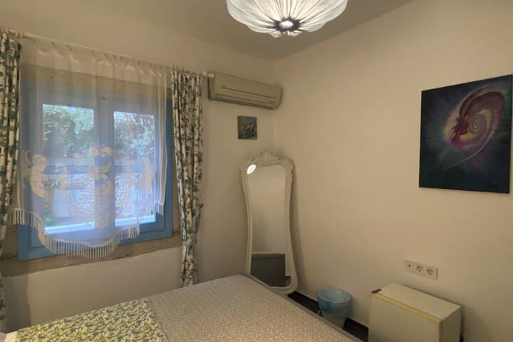 Room 16 of 48