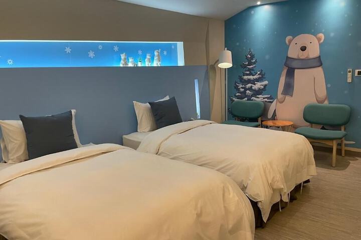 Room 45 of 82