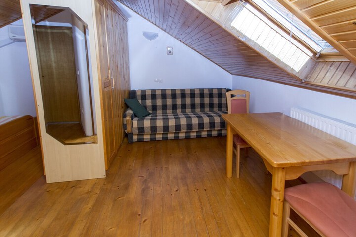 Room 14 of 49