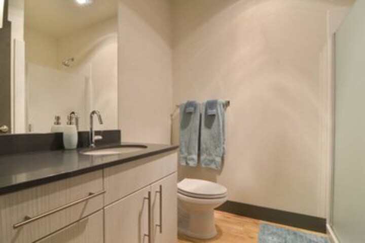 Room 2 of 9