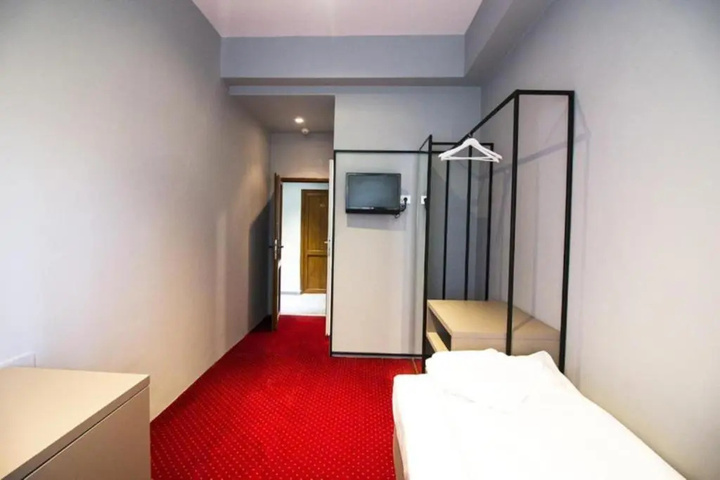 Room 3 of 15