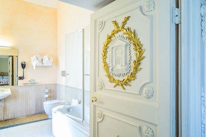 Room 34 of 55