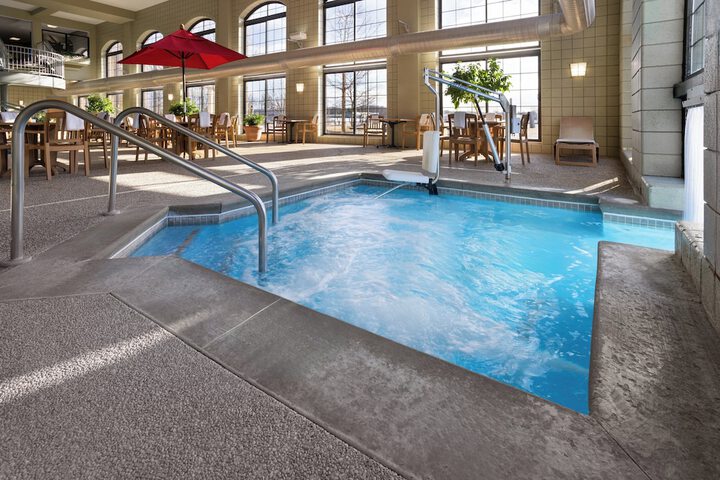 Pool 41 of 76