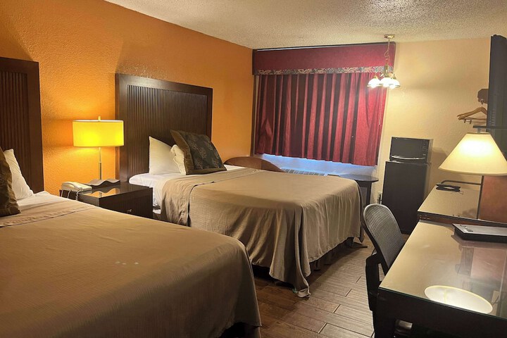 Room 19 of 34