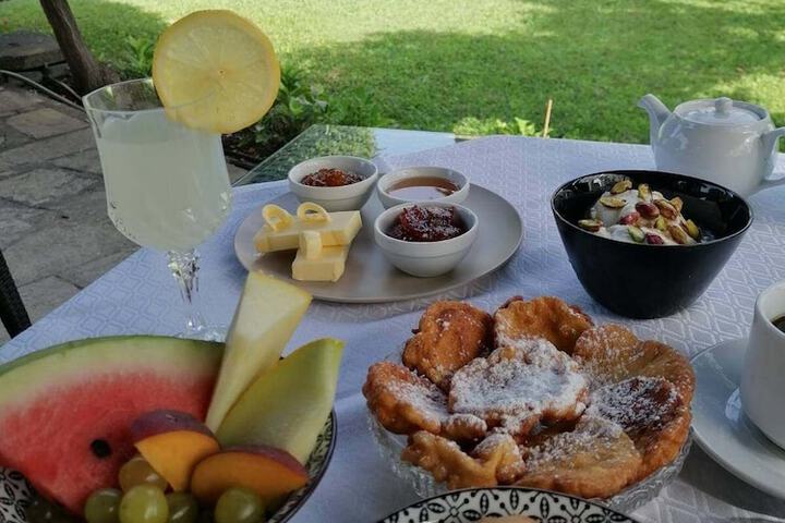 Breakfast/Coffee Service 25 of 35