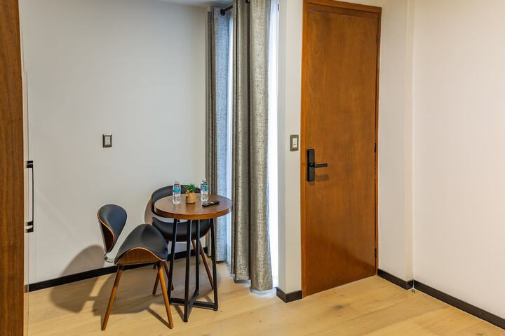 Room 99 of 329