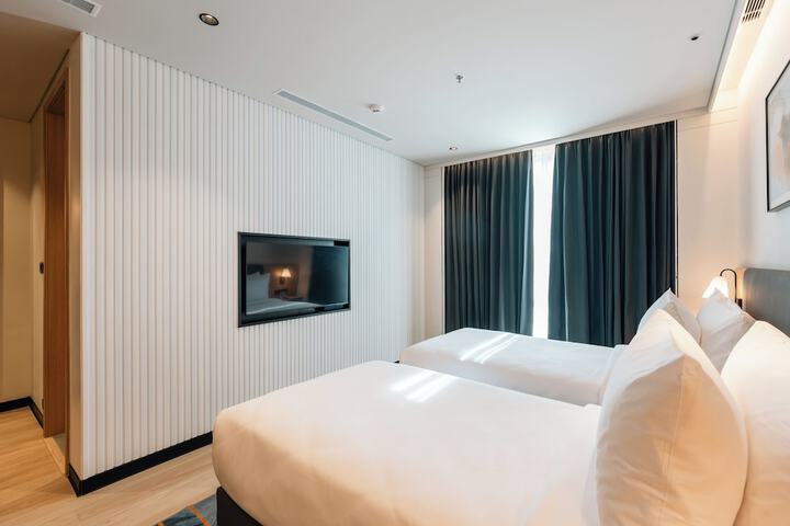 Room 13 of 78