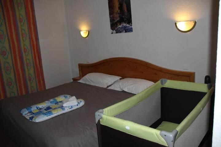 Room 4 of 28