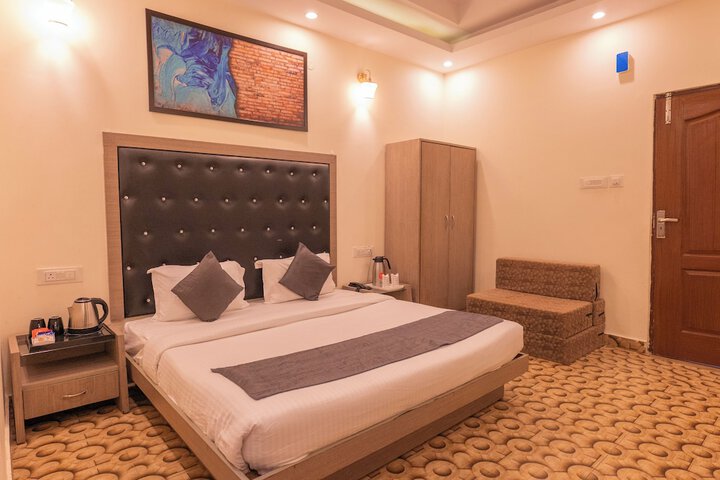 Room 35 of 114
