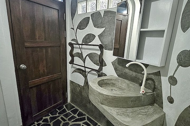 Room 145 of 174