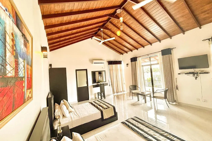 Room 2 of 14
