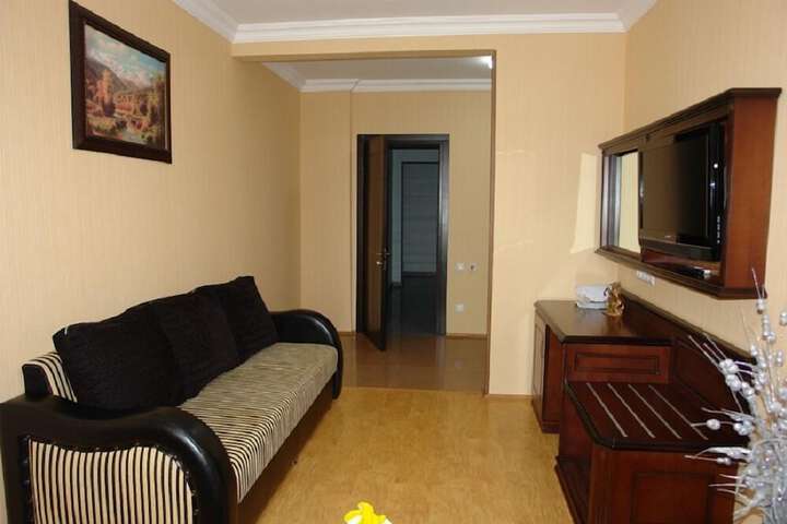 Room 15 of 26