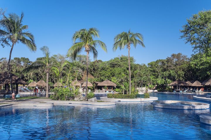 Hotel with Pool