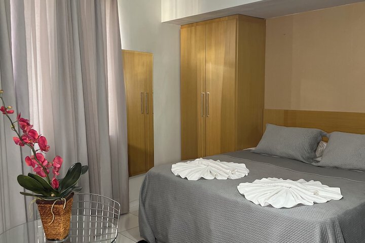 Room 9 of 24