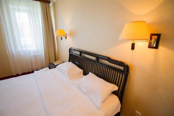Room 10 of 39
