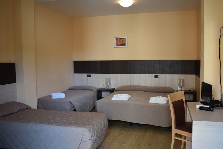 Room 16 of 48