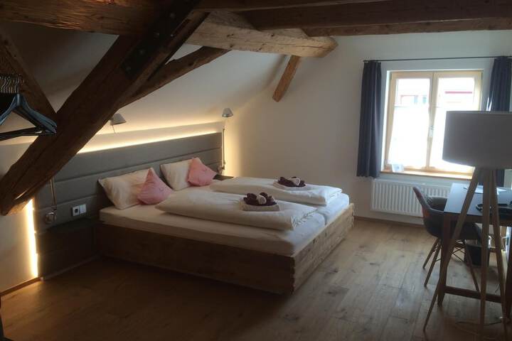 Room 10 of 63