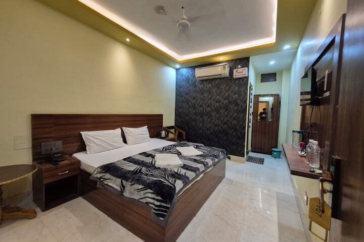 Room 16 of 31
