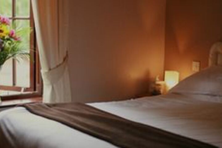 Room 4 of 7
