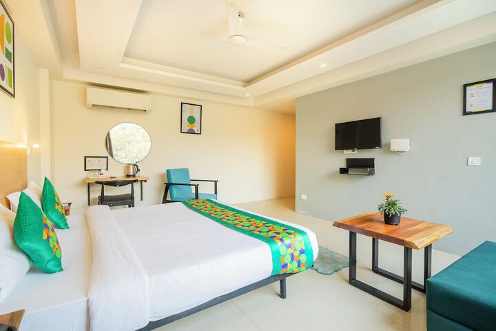 Room 8 of 32
