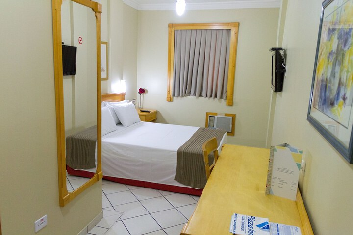 Room 8 of 45