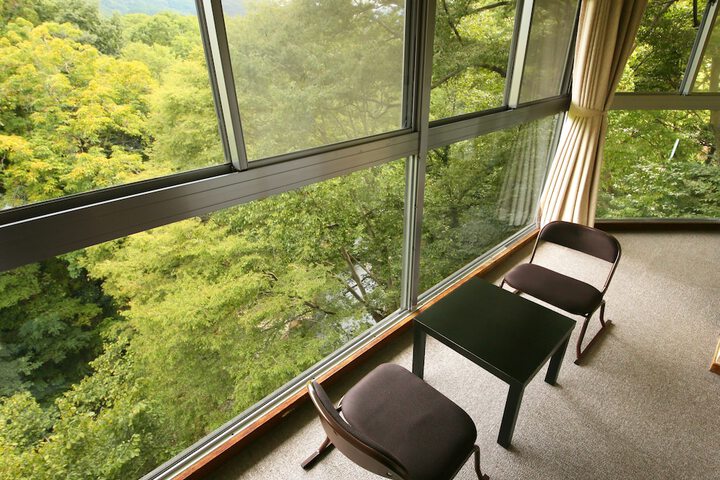 Room 7 of 11