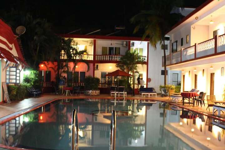 Pool Hotel