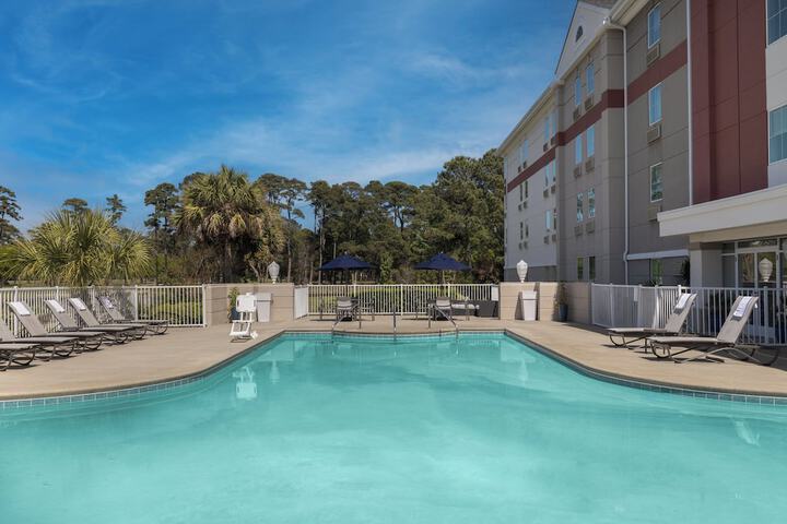 Hotel Pool