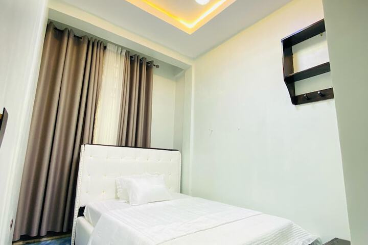 Room 11 of 22