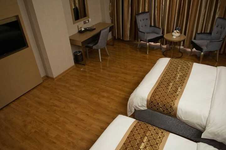 Room 23 of 44