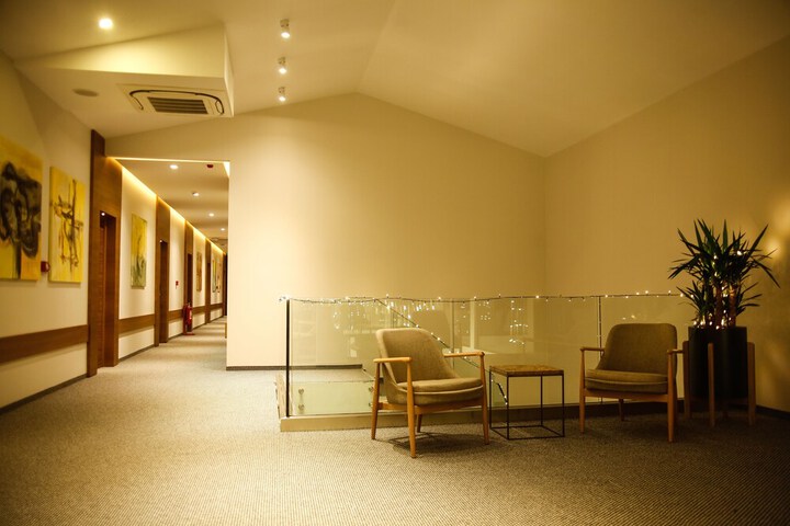 Ballroom/Hall 44 of 48