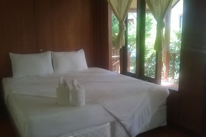 Room 13 of 49