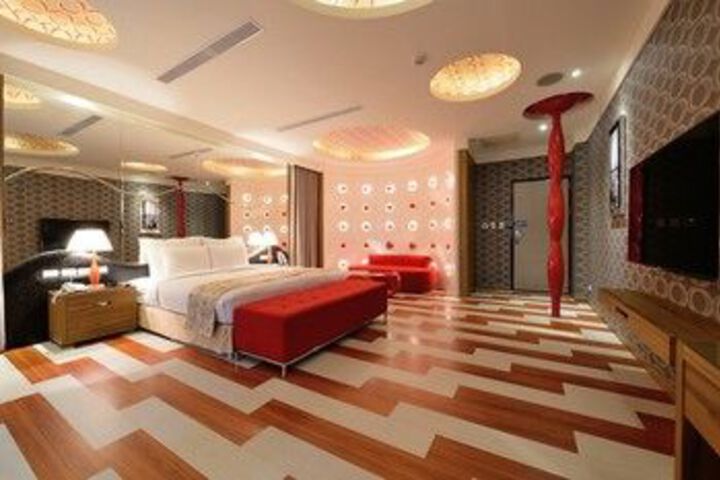 Room 43 of 118
