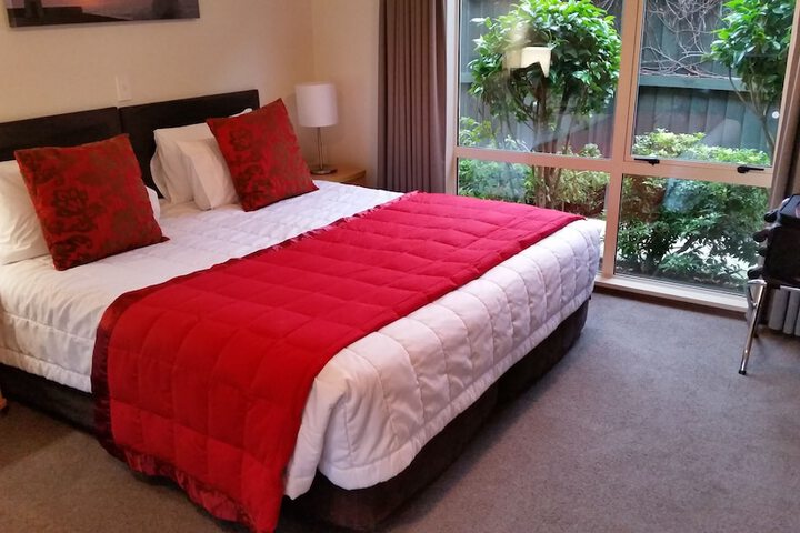 Room 2 of 31