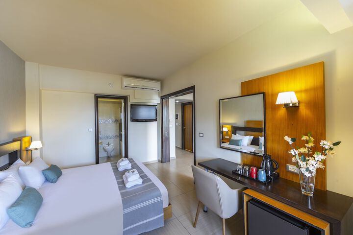 Room 52 of 136