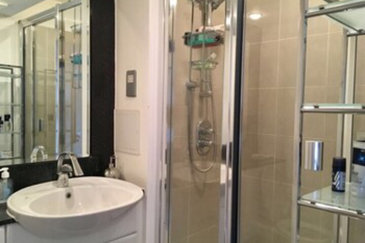 Room 5 of 19