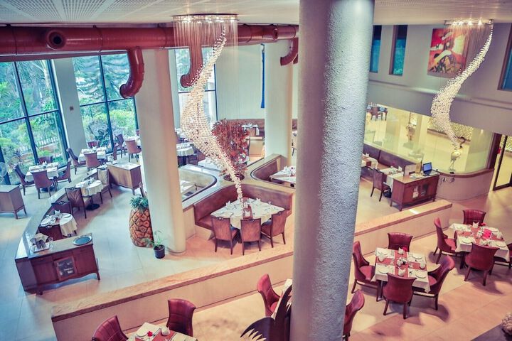 Dining 53 of 83