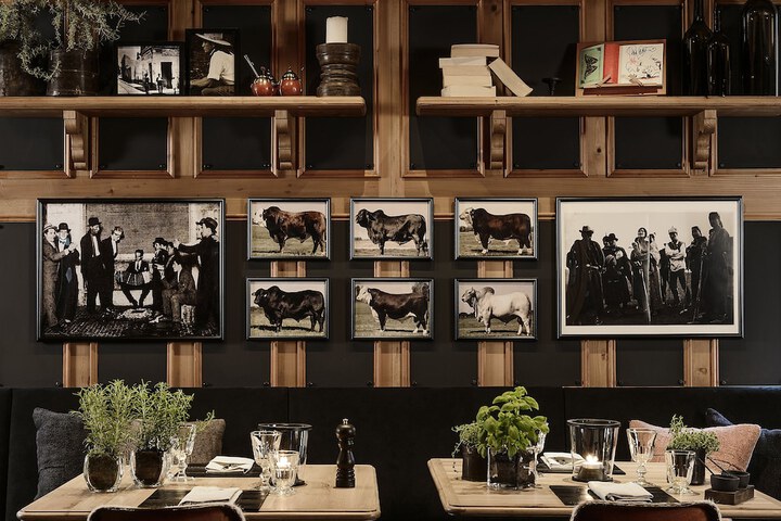 Dining 53 of 90