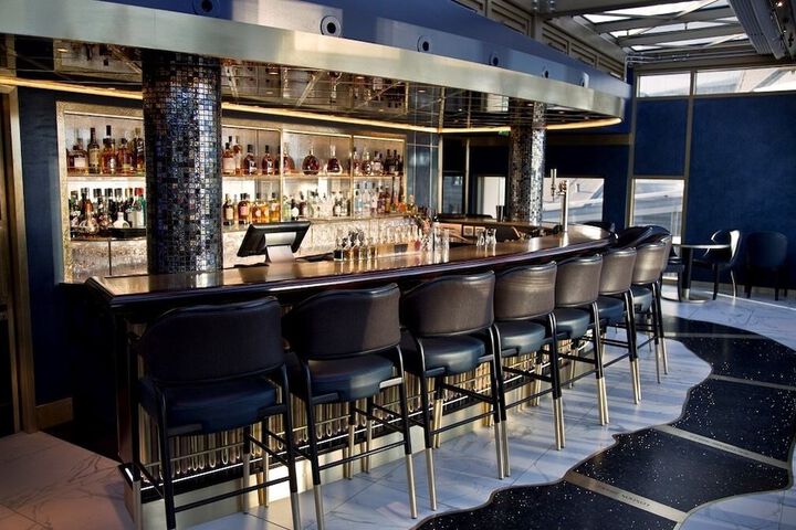 Lounge 71 of 101