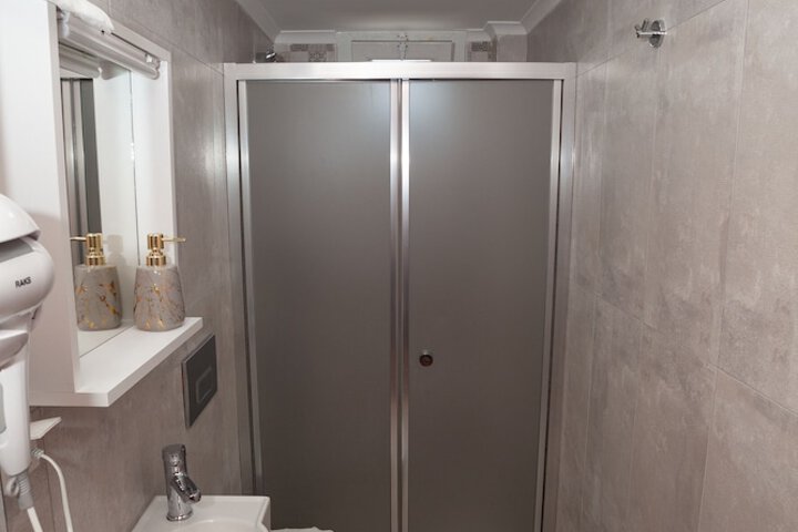 Room 18 of 25