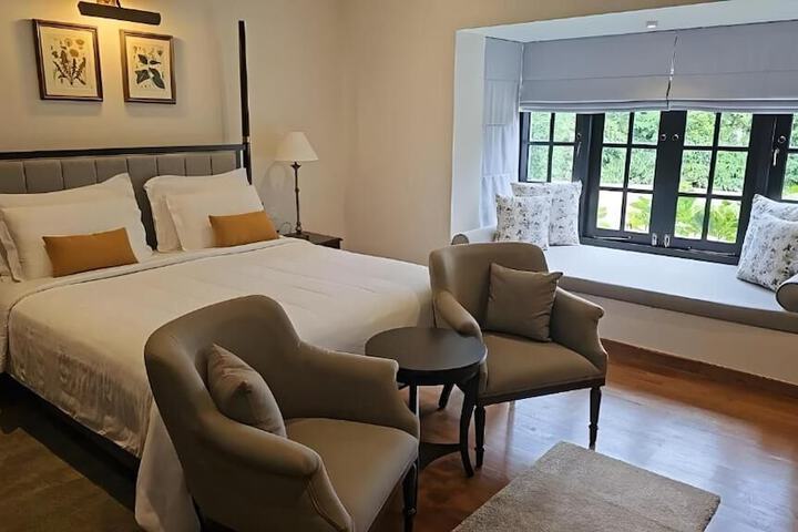 Room 8 of 31