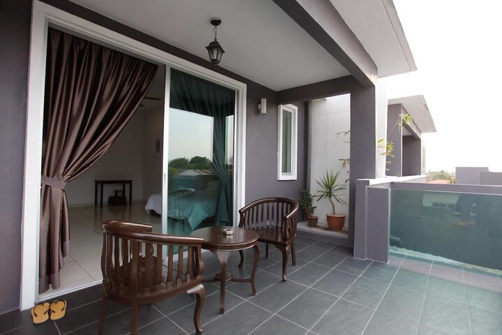 Terrace/Patio 20 of 33