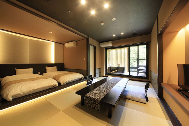 Room 8 of 42