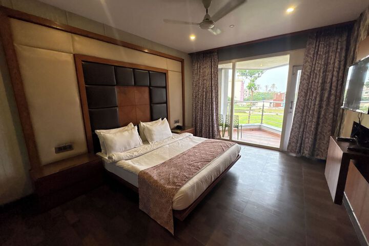 Room 53 of 65