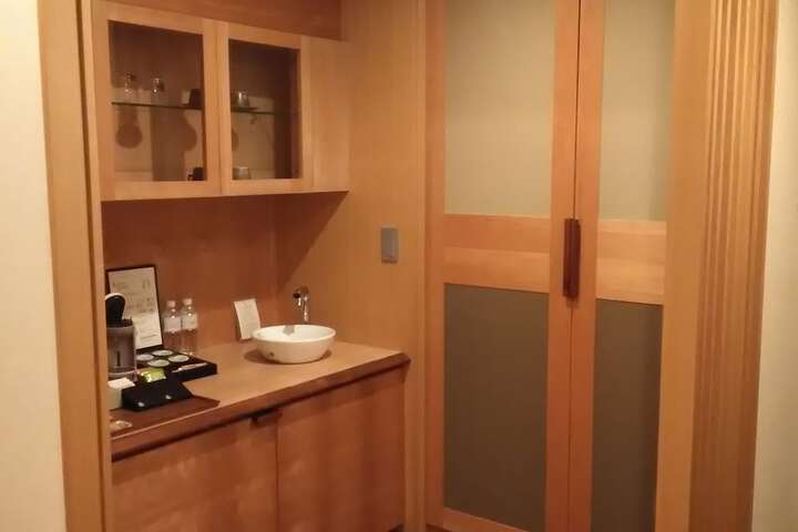 Room 16 of 63