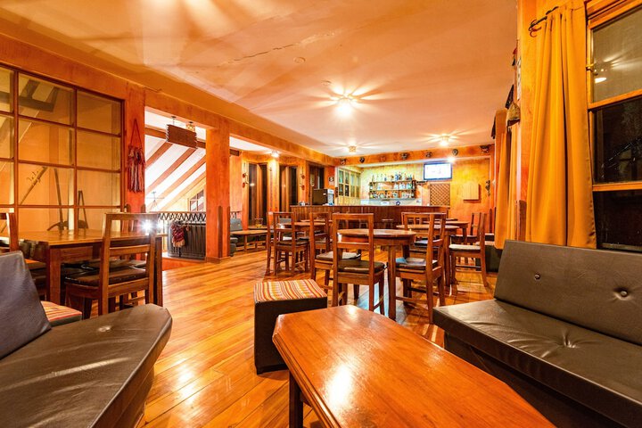 Lounge 58 of 132