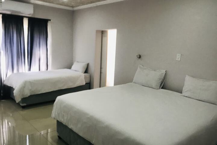 Room 4 of 11