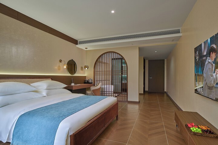 Room 25 of 49