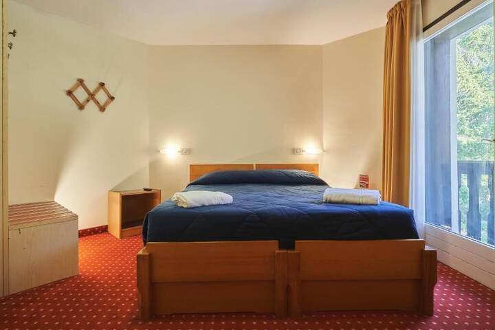 Room 2 of 55