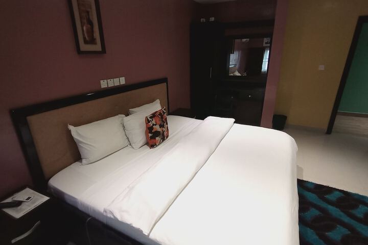 Room 22 of 36